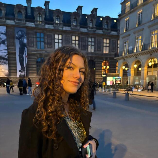 Babysitter in Le Chesnay: Pauline