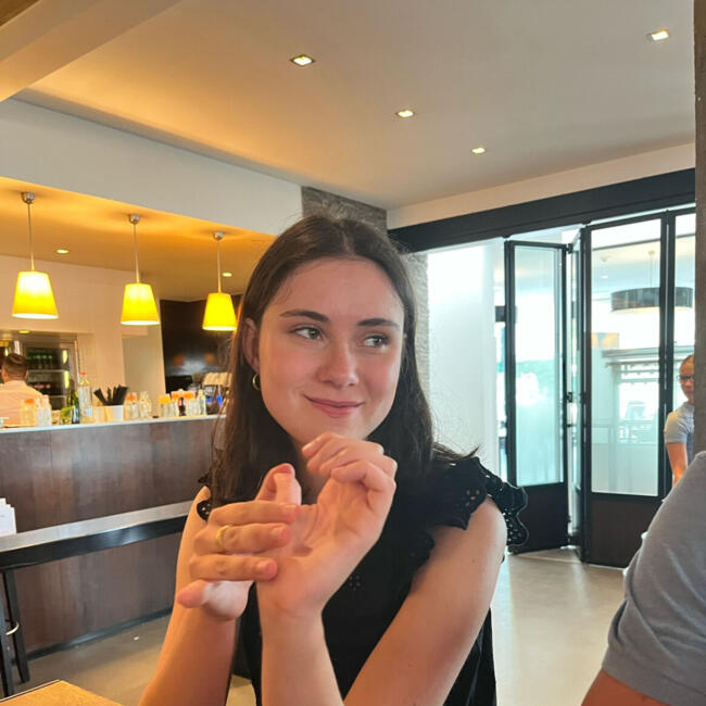 Babysitter in Kuringen: Féline