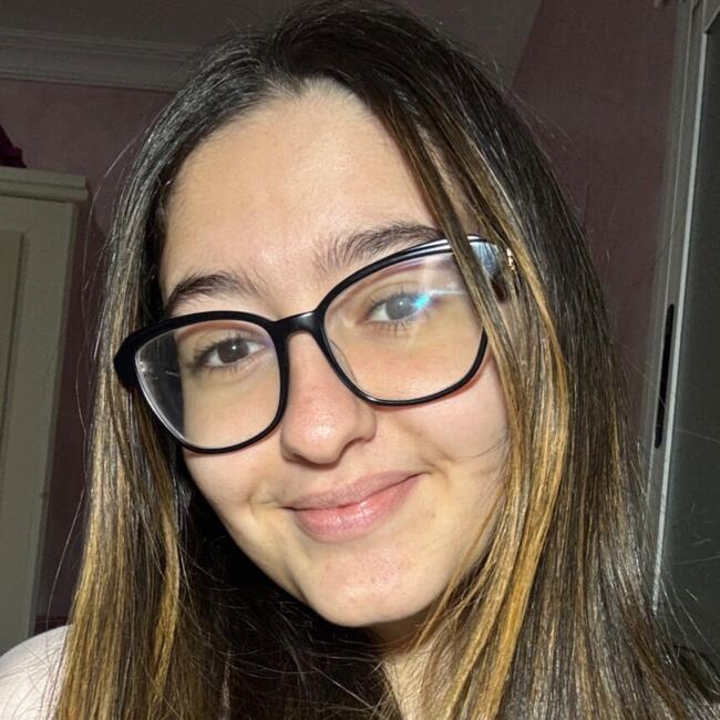 جليسة أطفال في رباط: Sara