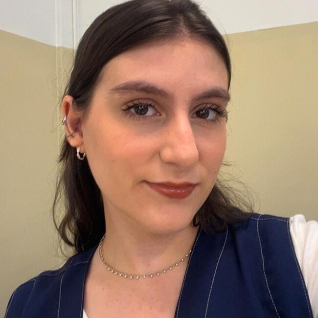 Babá em Ribeirão Preto: Emily