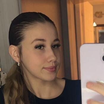 Baby-sitter in Keswick Beach: Ashlyn