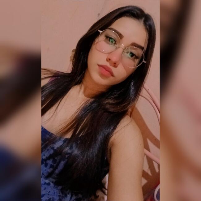 Babysitter in Ladário: Maria