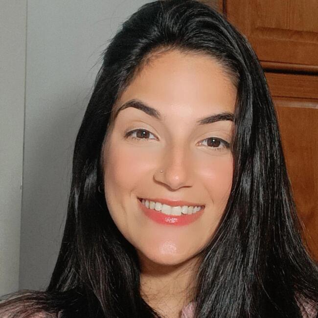 Babysitter in Praia Grande: Nycolle