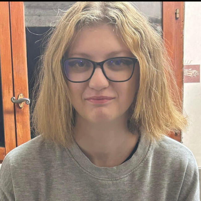 Babysitter in Dijon: Anais