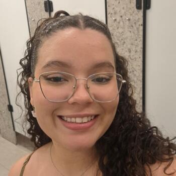 Babysitter Joinville: Stephany