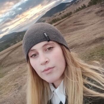 Babysitting job in Guncati: babysitting job Andjela