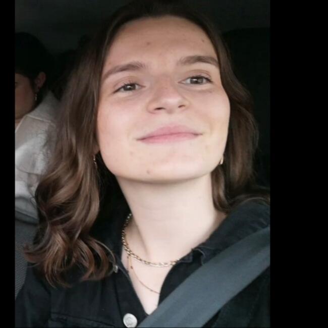 Babysitter in Saint-Brieuc: Candice