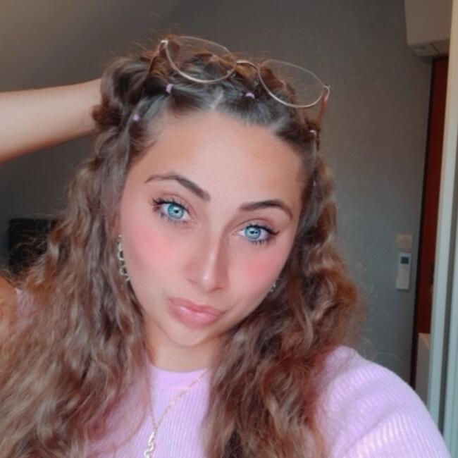 Babysitter in Toul: Florine