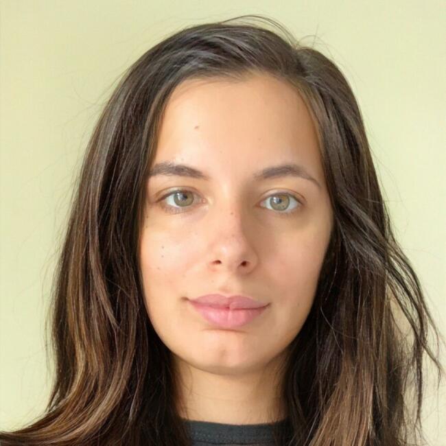 Niñera en Barrio Santa Cruz: Viktoria