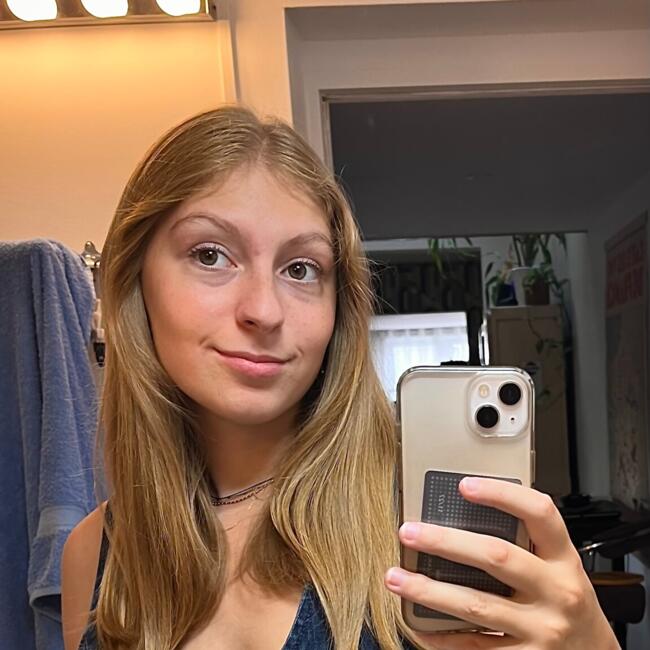 Babysitter in Orléans: Mila