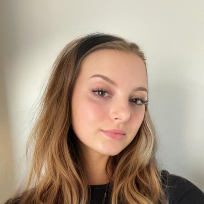 Babysitter in Mexy: Léane