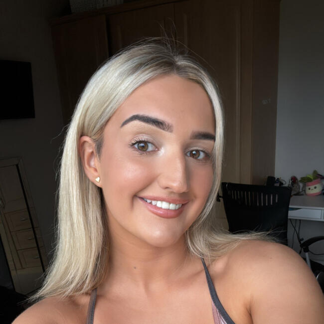 Babysitter in Londonderry: Aoife