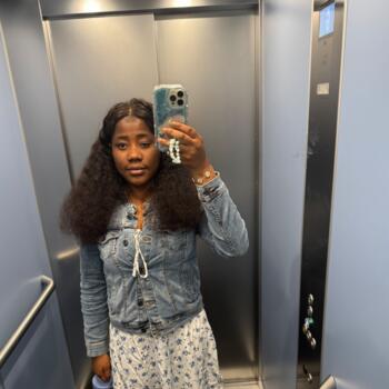 Childminder job in Drongan: babysitting job Tobiloba