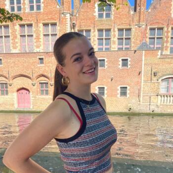 Babysitter in Brugge: Camille