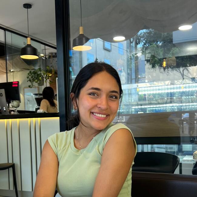 Babysitter in Sydney: Maria Grey