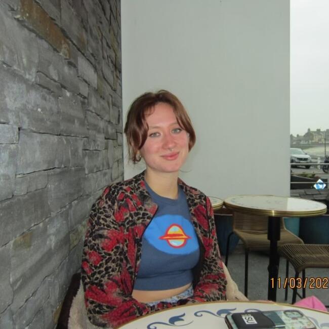 Babysitter in Loos: Aisling