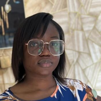 Babysitter in Almada: Neide