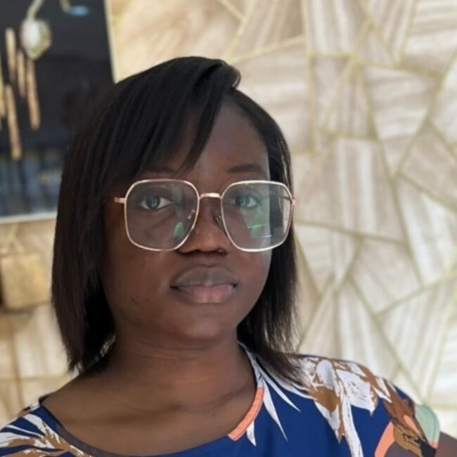 Babysitter em Almada: Neide