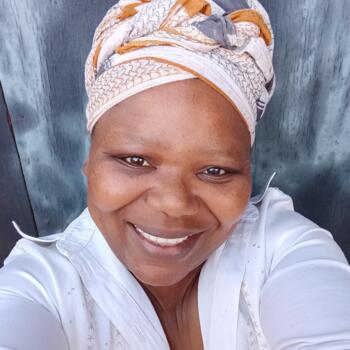 Babysitter in Hankey: Mongezwa Marunei