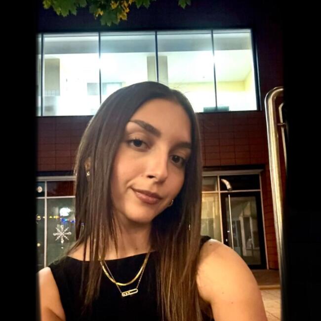 Babysitter in Athens: Konstantina