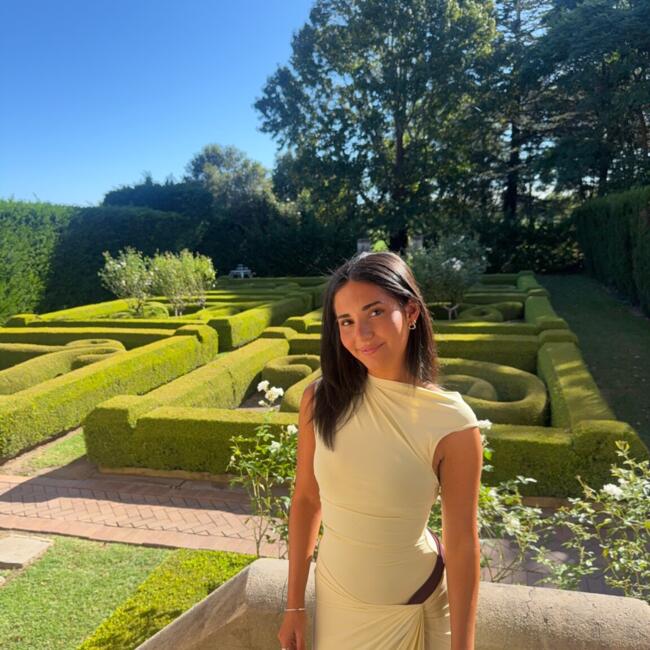 Babysitter in Sydney: Isabella