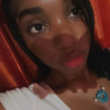 Babysitter in Chase Village: Kayesha