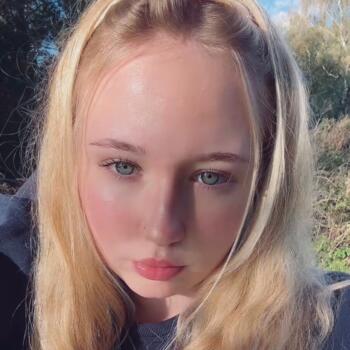 Babysitter in Gloucester: Belle