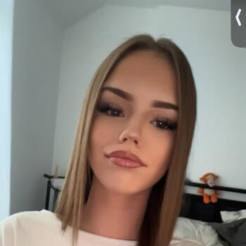 Babysitter Lens: Alexandra