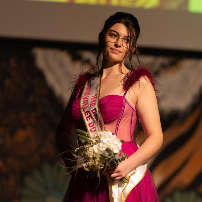 Babysitter in Pont-Évêque: Roxanne