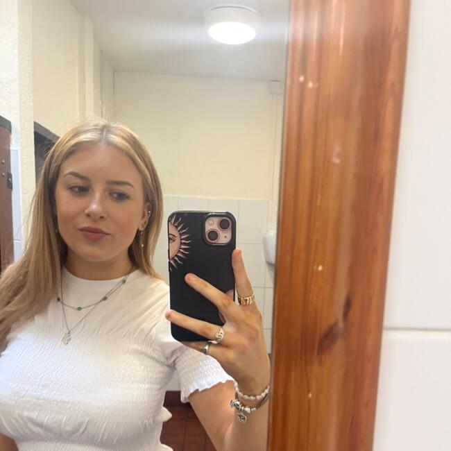 Ama em Galway: Nicole