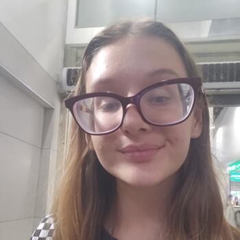 Babysitter in Rosh HaAyin: שיר