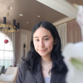 Babysitter in Huancayo: Violet