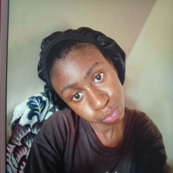 Babysitter in Mochudi: Lone