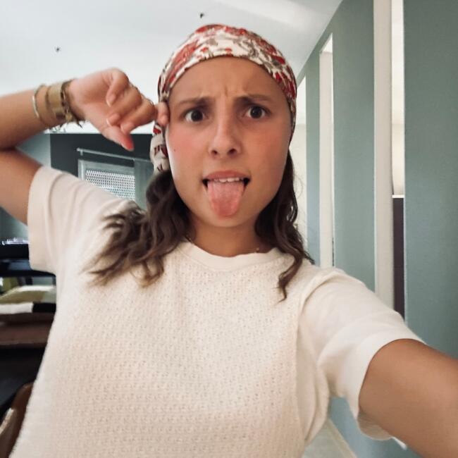 Babysitter in Jugeals-Nazareth: Axelle