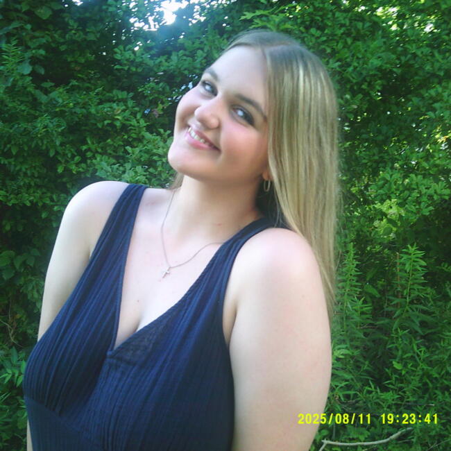 Babysitter in Morgantown: Claire