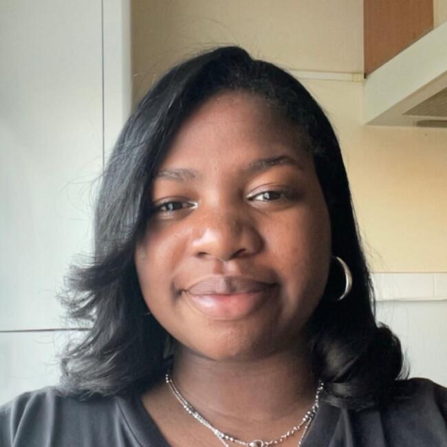 Babysitter in Guyancourt: Stella