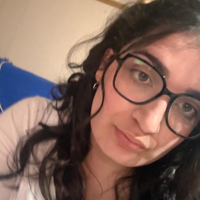 Canguro en Huelva: Elisabeth