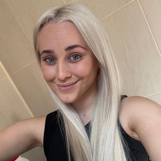 Babysitter in Budapest: Adrienn