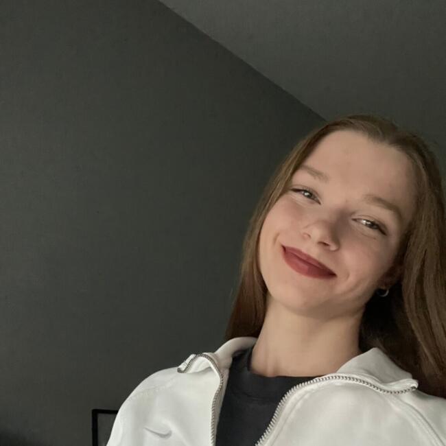 Bébiszitter Üröm területén: Dorina