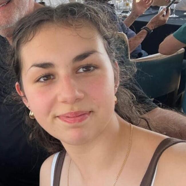 Babysitter in São João das Lampas: Beatriz