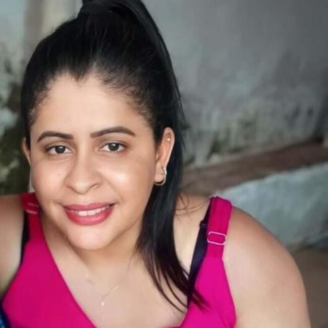 Babysitter in Aparecida de Goiânia: Adriane