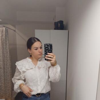 Babysitter in Tours: Lola