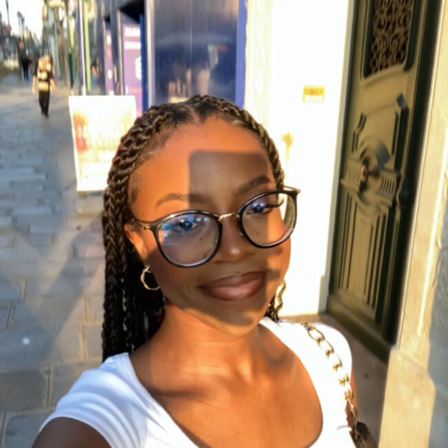 Babysitter in Paris: Marie-L'or