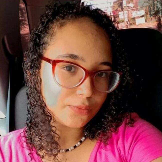 Babá em Lauro de Freitas: Livia