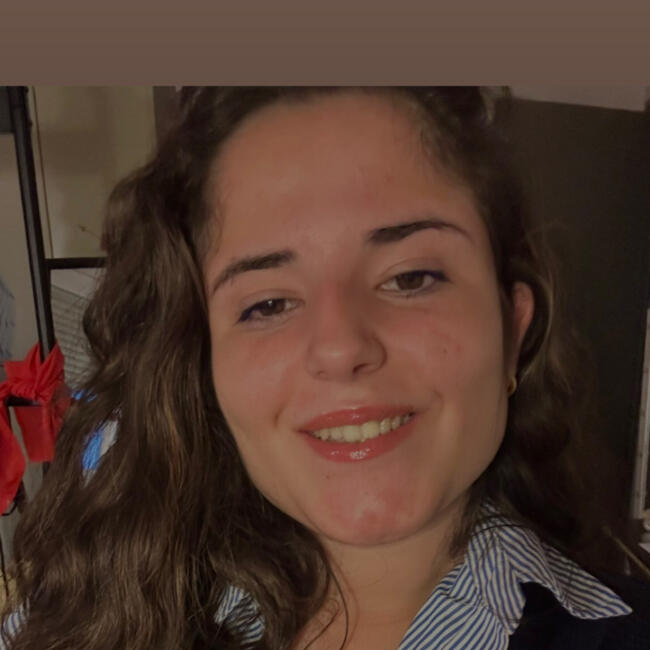 Babysitter in Marseillan: Carla