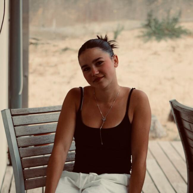 Baby-sitter à Dœuil-sur-le-Mignon: Charlotte