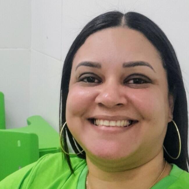 Babá em Valparaíso de Goiás: Patricia