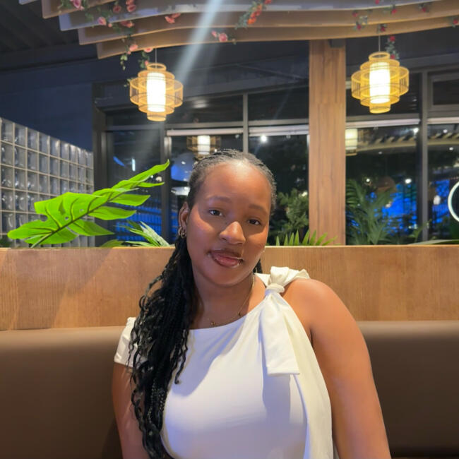 Babysitter in Paris: Yasmine