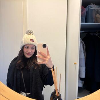 Babysitter στην περιοχή Γλυφάδα: Elena