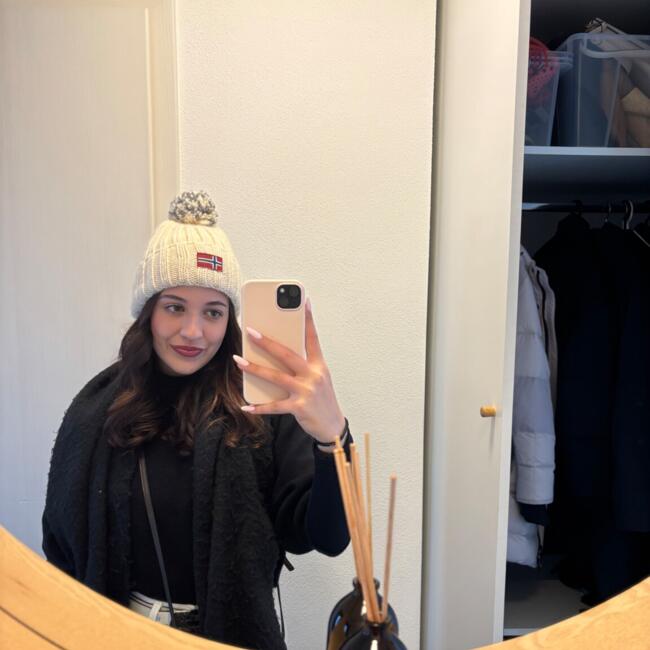 Babysitter in Glyfada: Elena